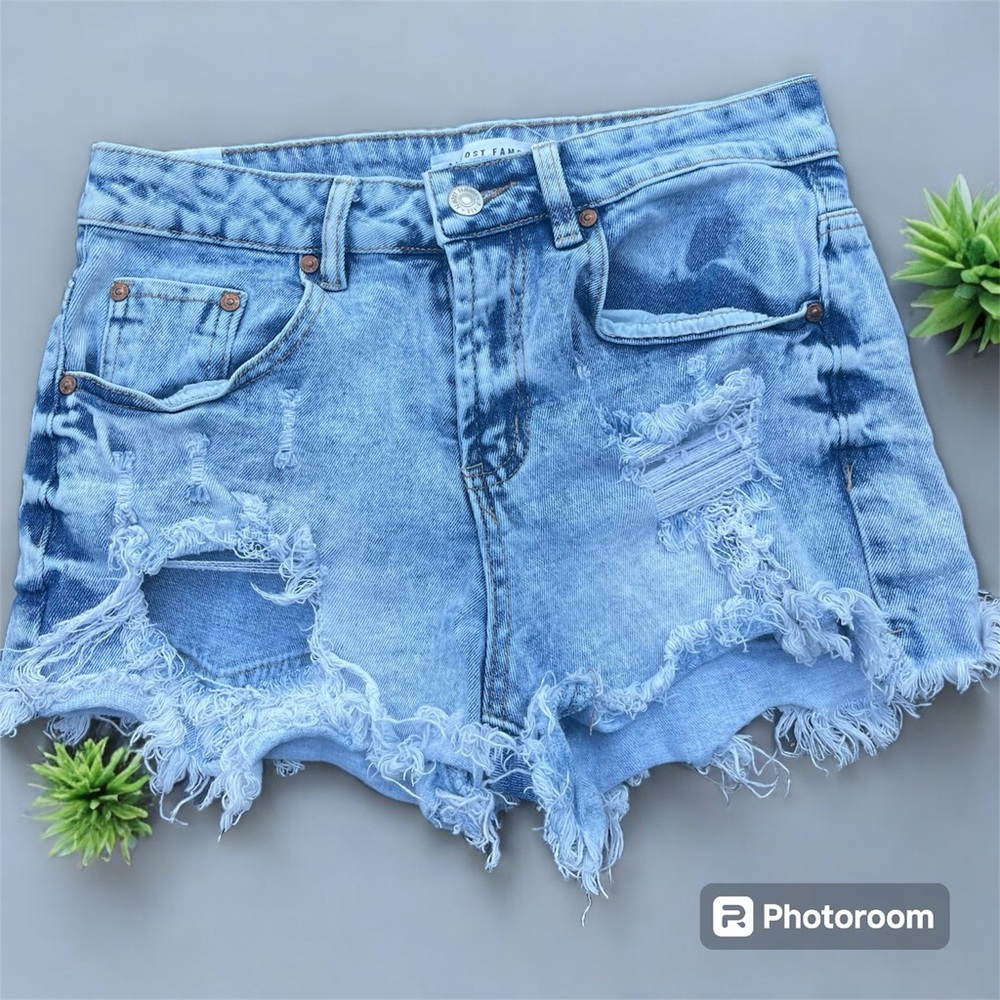 Almost Famous Distressed Denim Shorts Size 7